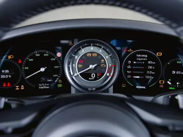 911 Turbo S Liftsystem Heritage Design Paket