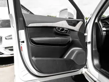 XC90 Plus Bright AWD B5 Diesel EU6d 7-Sitzer All