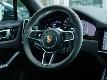Cayenne S Coupé Platinum PDLS+/PANO/BOSE/21