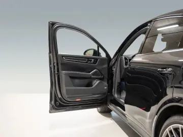 Cayenne E-Hybrid Coupe BOSE PASM Sportabgasanlag