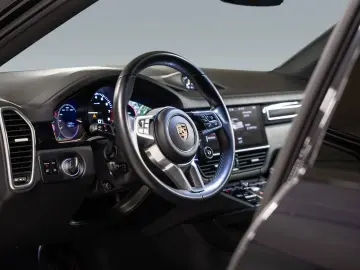 Cayenne E-Hybrid Coupe BOSE PASM Sportabgasanlag