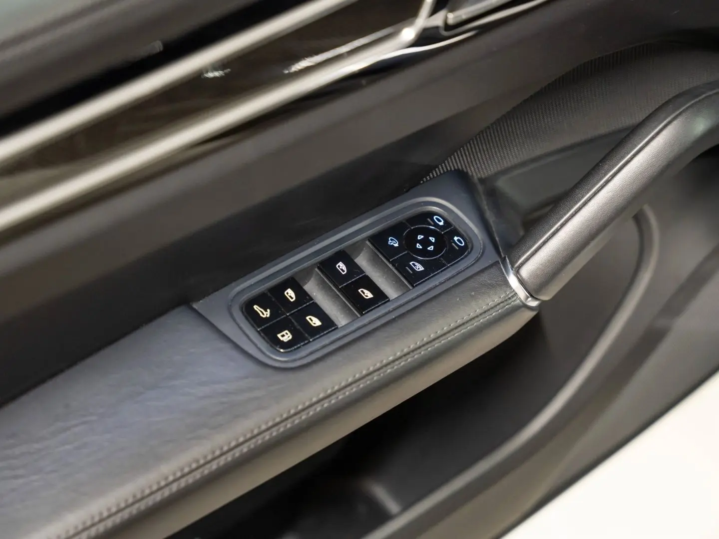 Cayenne E-Hybrid Coupe BOSE PASM Sportabgasanlag