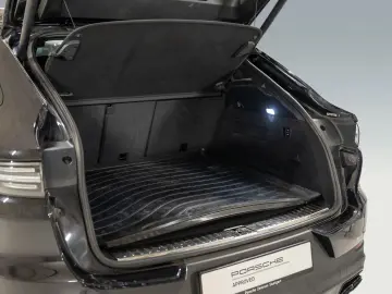 Cayenne E-Hybrid Coupe BOSE PASM Sportabgasanlag