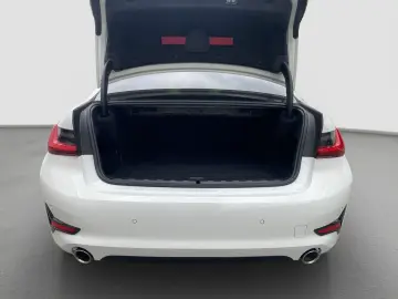 330e xDrive iPerformance Sport Line SpurAss Navi