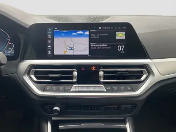 330e xDrive iPerformance Sport Line SpurAss Navi