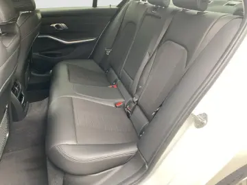 330e xDrive iPerformance Sport Line SpurAss Navi