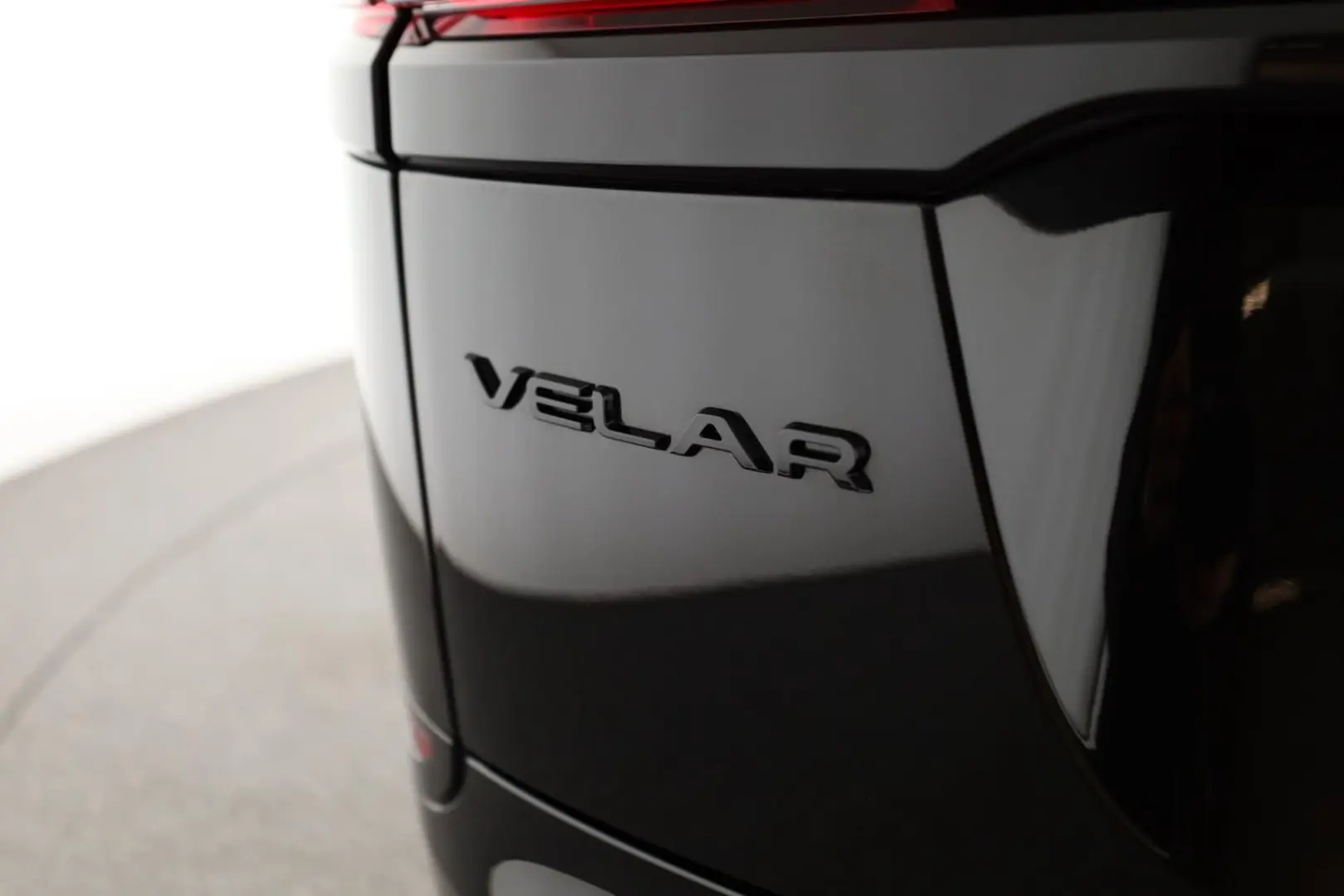 Range Rover Velar P400 AWD R-Dynamic SE BLACK 22