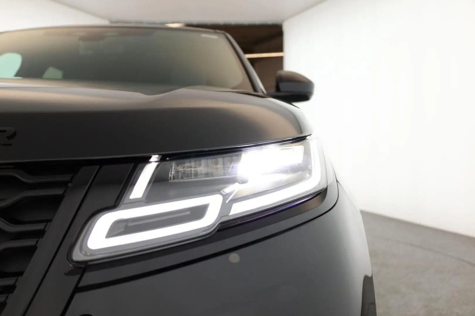 Range Rover Velar P400 AWD R-Dynamic SE BLACK 22