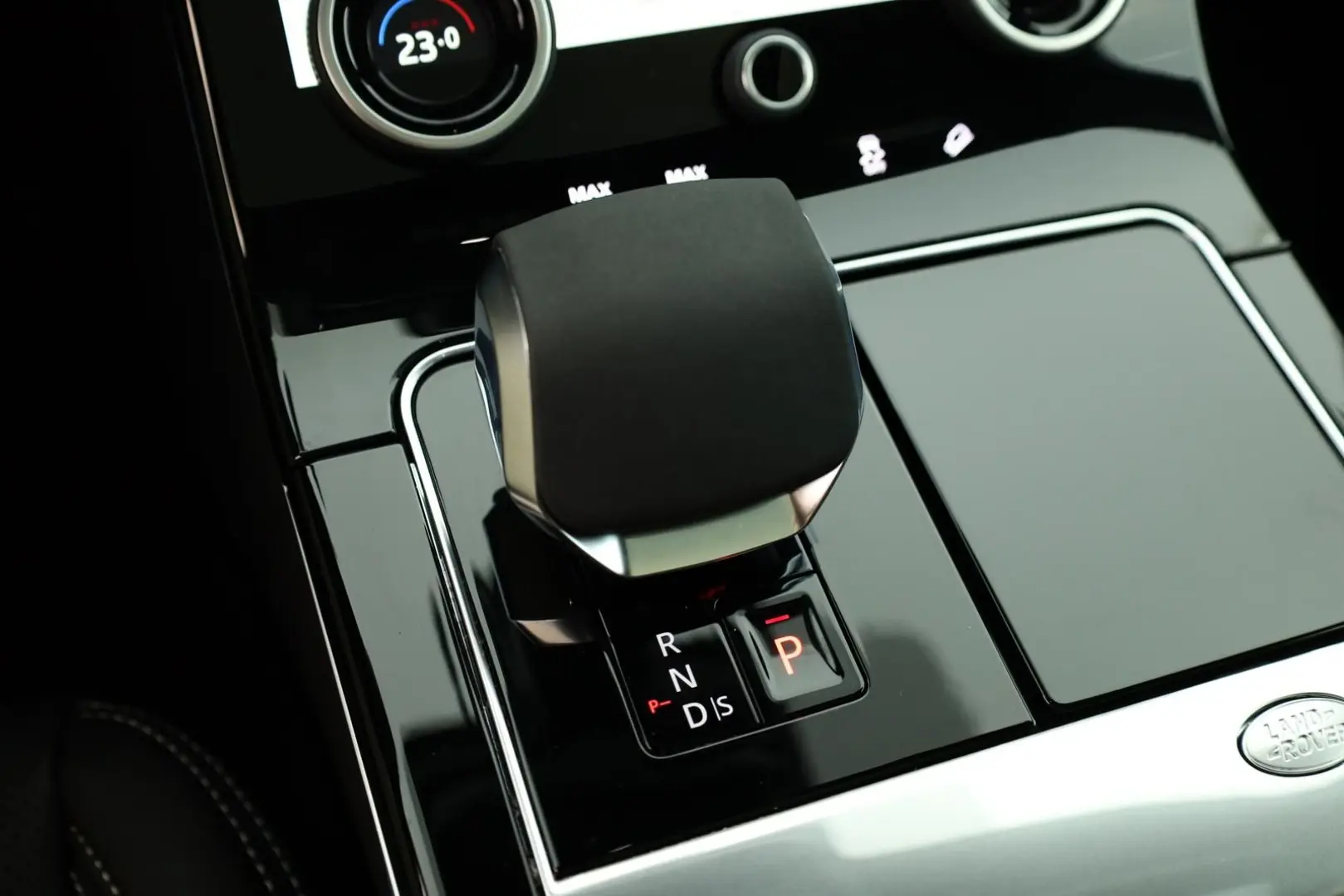 Range Rover Velar P400 AWD R-Dynamic SE BLACK 22