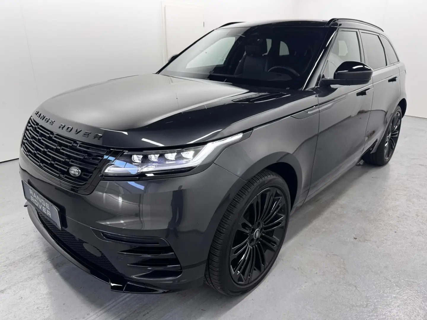 Range Rover Velar P400 Dynamic HSE Black AHK