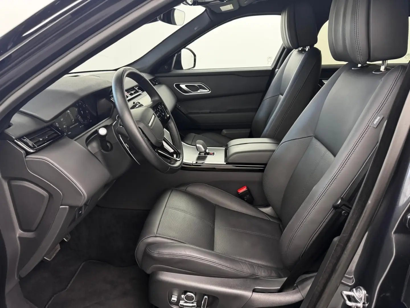Range Rover Velar P400 Dynamic HSE Black AHK
