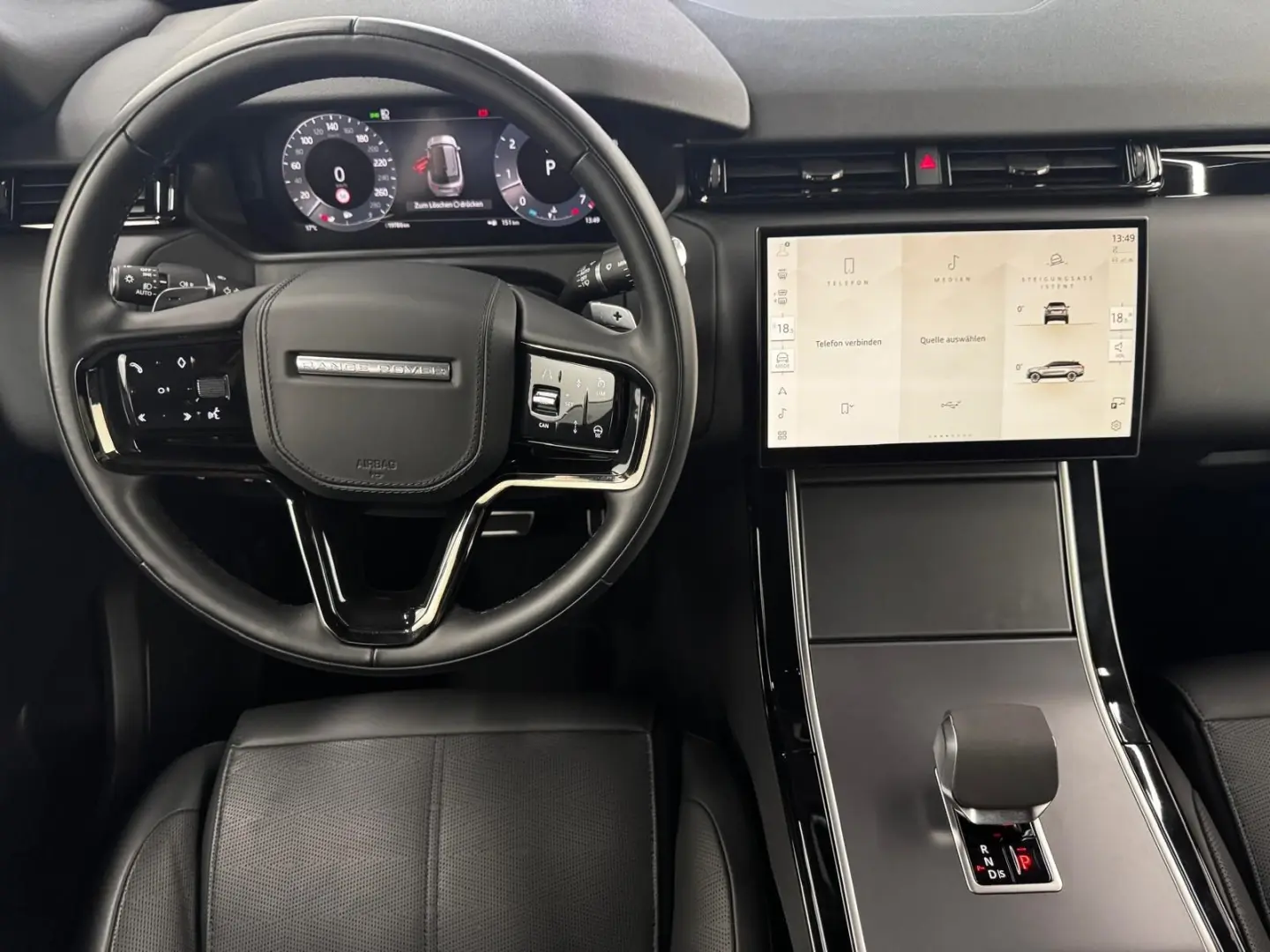 Range Rover Velar P400 Dynamic HSE Black AHK
