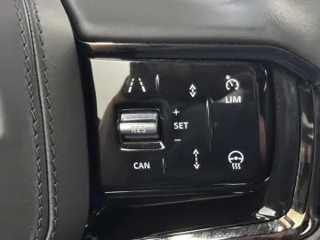 Range Rover Velar P400 Dynamic HSE Black AHK