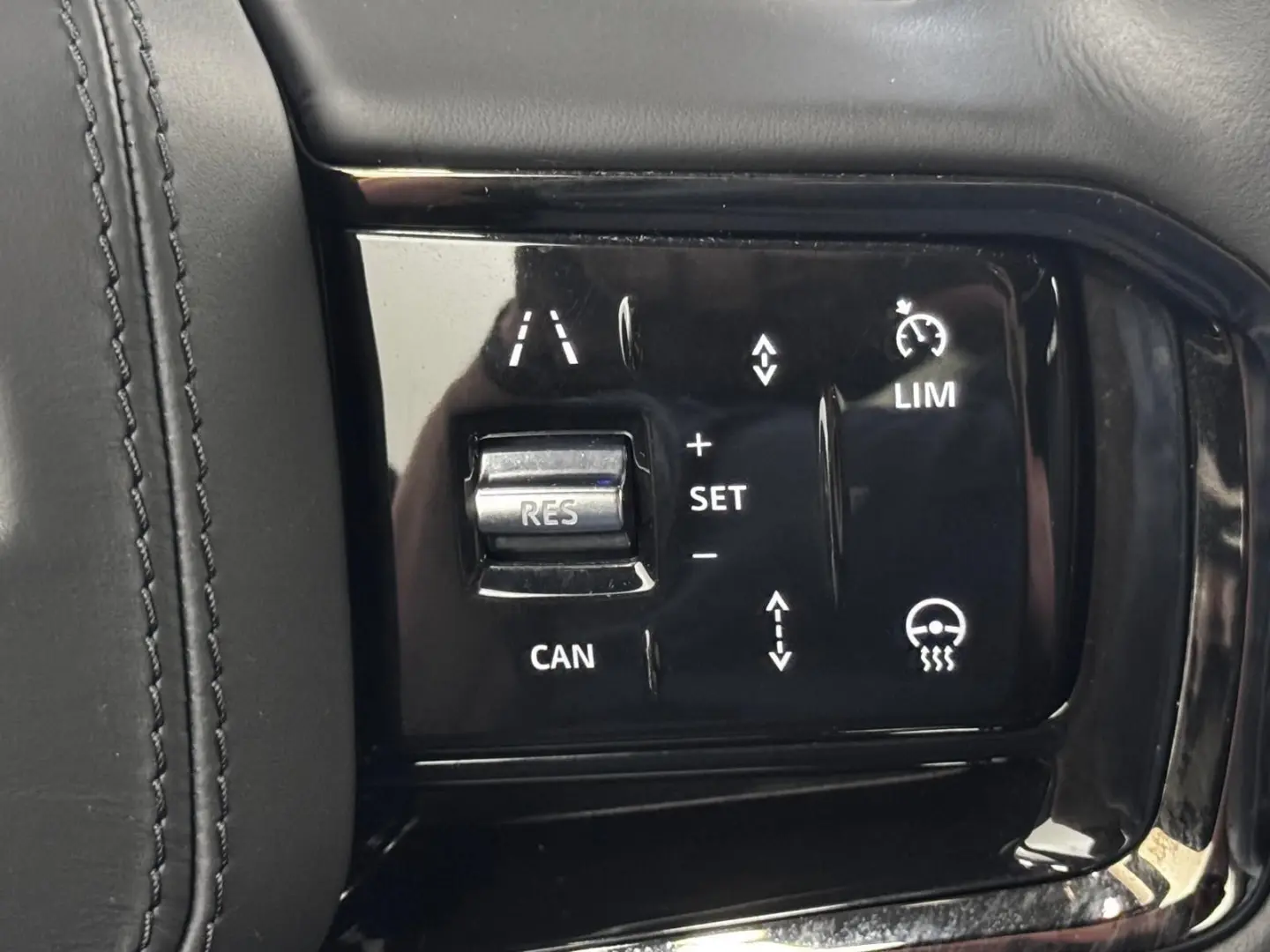 Range Rover Velar P400 Dynamic HSE Black AHK