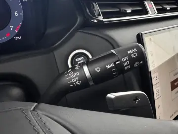 Range Rover Velar P400 Dynamic HSE Black AHK