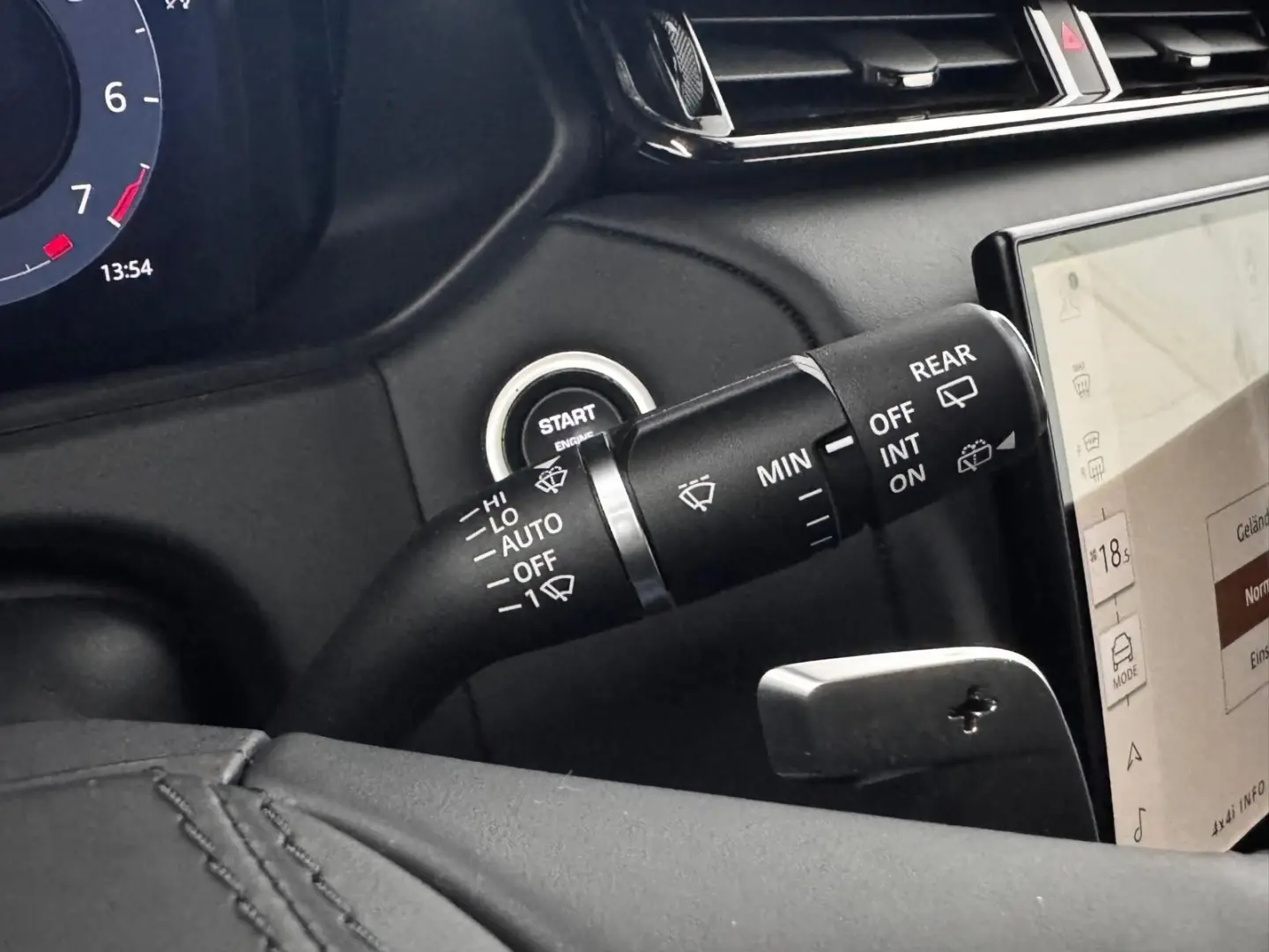 Range Rover Velar P400 Dynamic HSE Black AHK