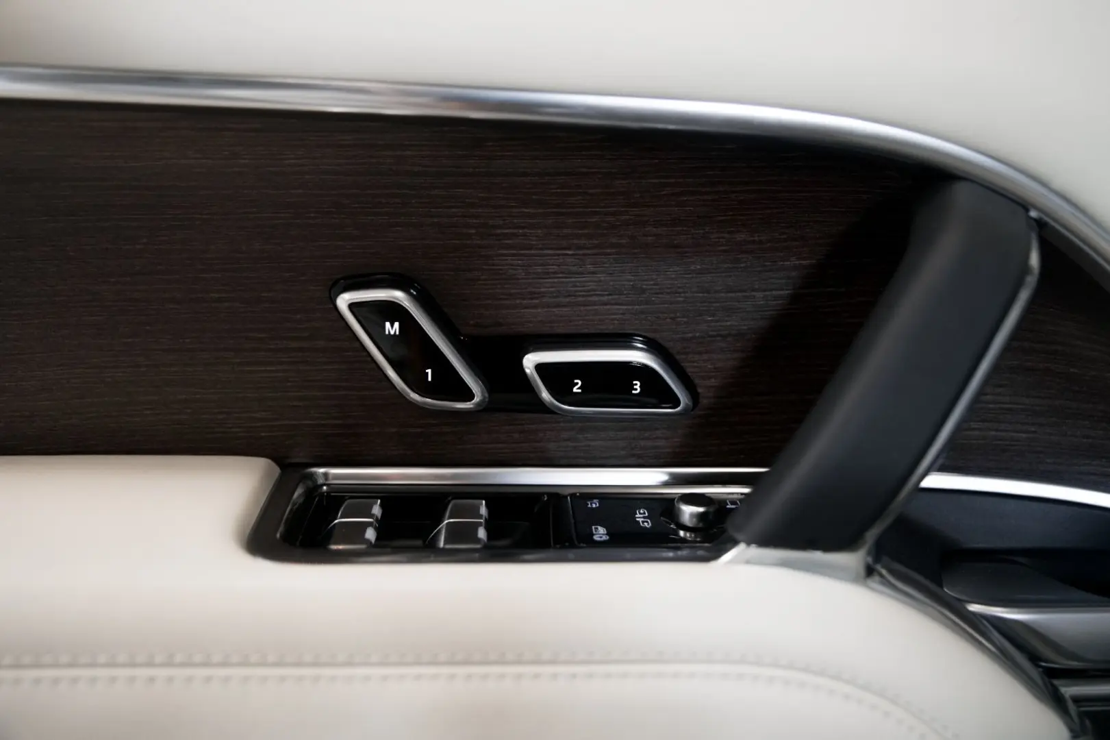 Range Rover P530 Autobiography LWB MY23