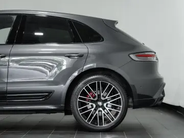 Macan S / Burmester Surround-Soundsystem
