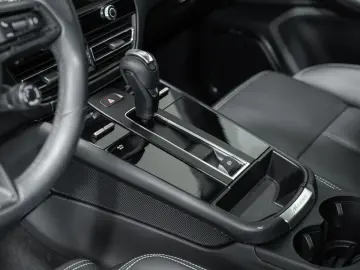 Macan S / Burmester Surround-Soundsystem