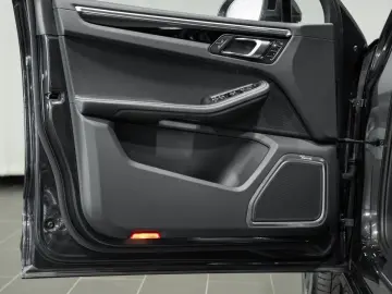 Macan S / Burmester Surround-Soundsystem