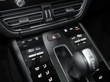 Macan S / Burmester Surround-Soundsystem