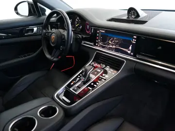 Panamera 4 E-Hybrid*SportDesign/PANO/HeadUp/360°