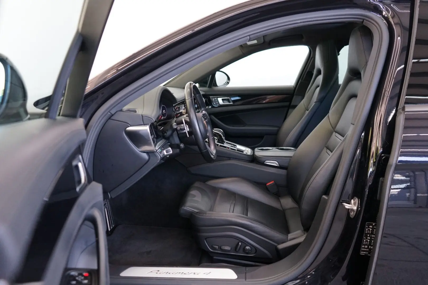 Panamera 4 E-Hybrid*SportDesign/PANO/HeadUp/360°