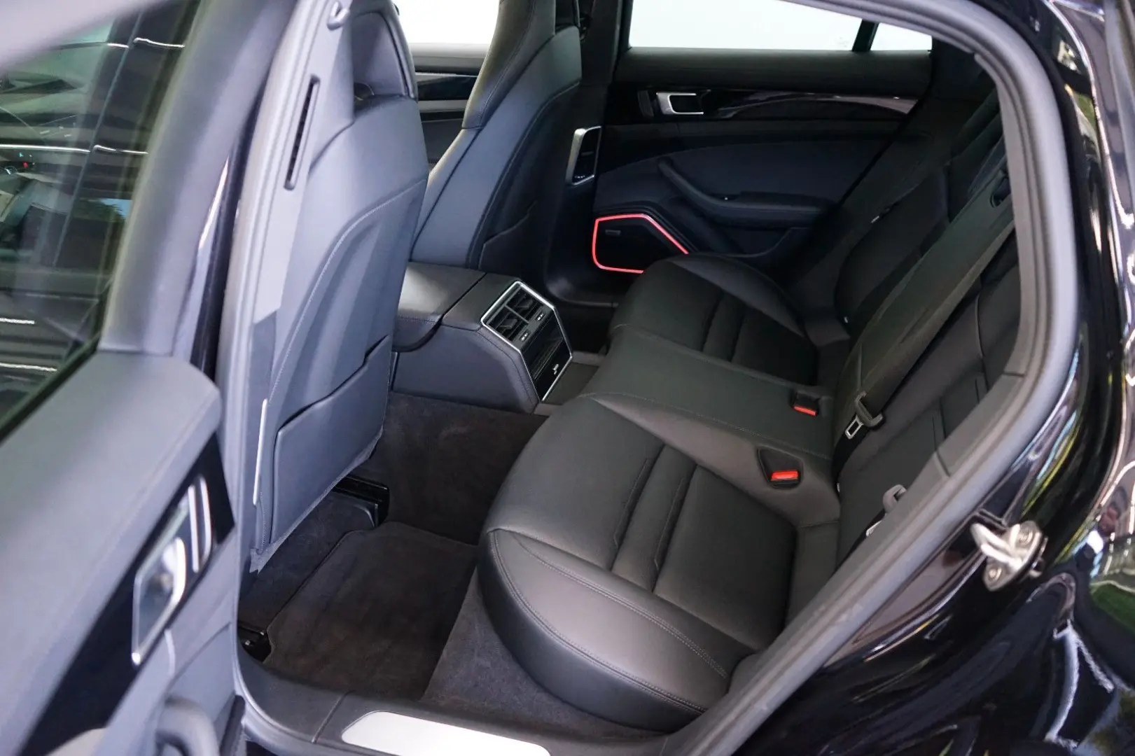 Panamera 4 E-Hybrid*SportDesign/PANO/HeadUp/360°