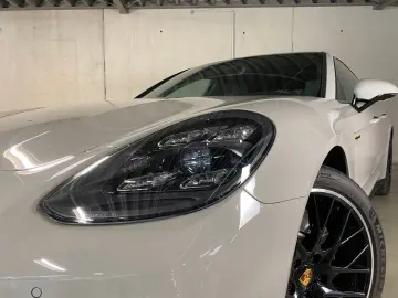 Panamera 4S E-Hybrid Sport Turismo | Head-Up |