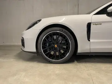 Panamera 4S E-Hybrid Sport Turismo | Head-Up |