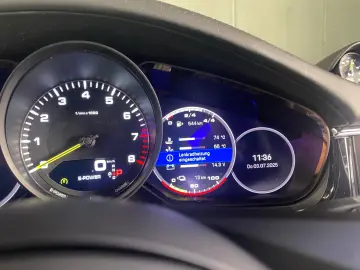 Panamera 4S E-Hybrid Sport Turismo | Head-Up |