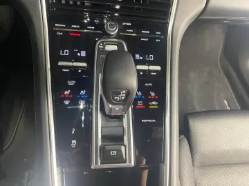 Panamera 4S E-Hybrid Sport Turismo | Head-Up |