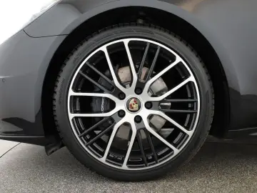 Panamera 4 Platinum Edition 4+1 Sportabgas 21