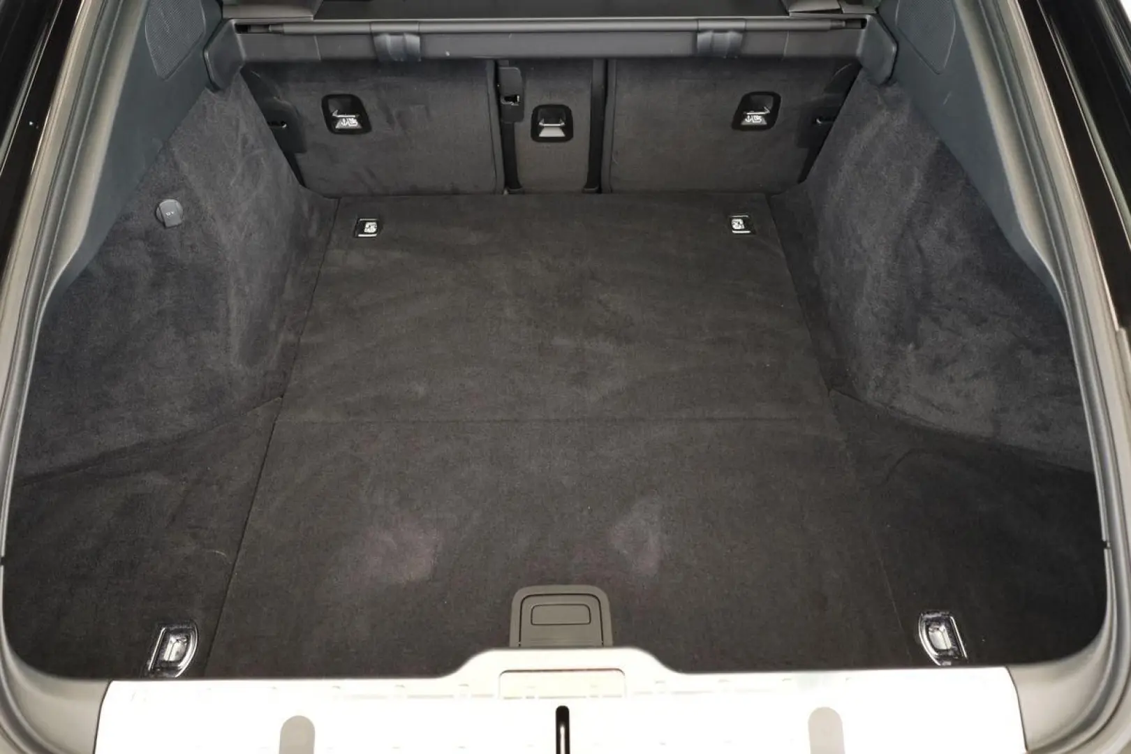 Panamera 4 Platinum Edition 4+1 Sportabgas 21