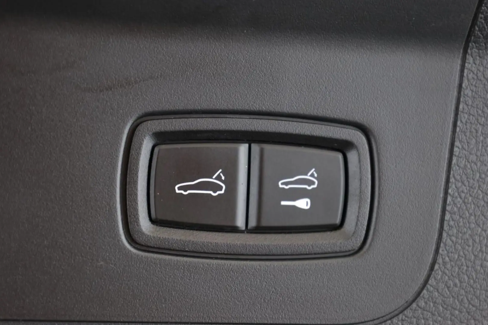 Panamera 4 Platinum Edition 4+1 Sportabgas 21