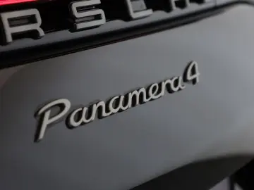 Panamera 4 Platinum Edition 4+1 Sportabgas 21