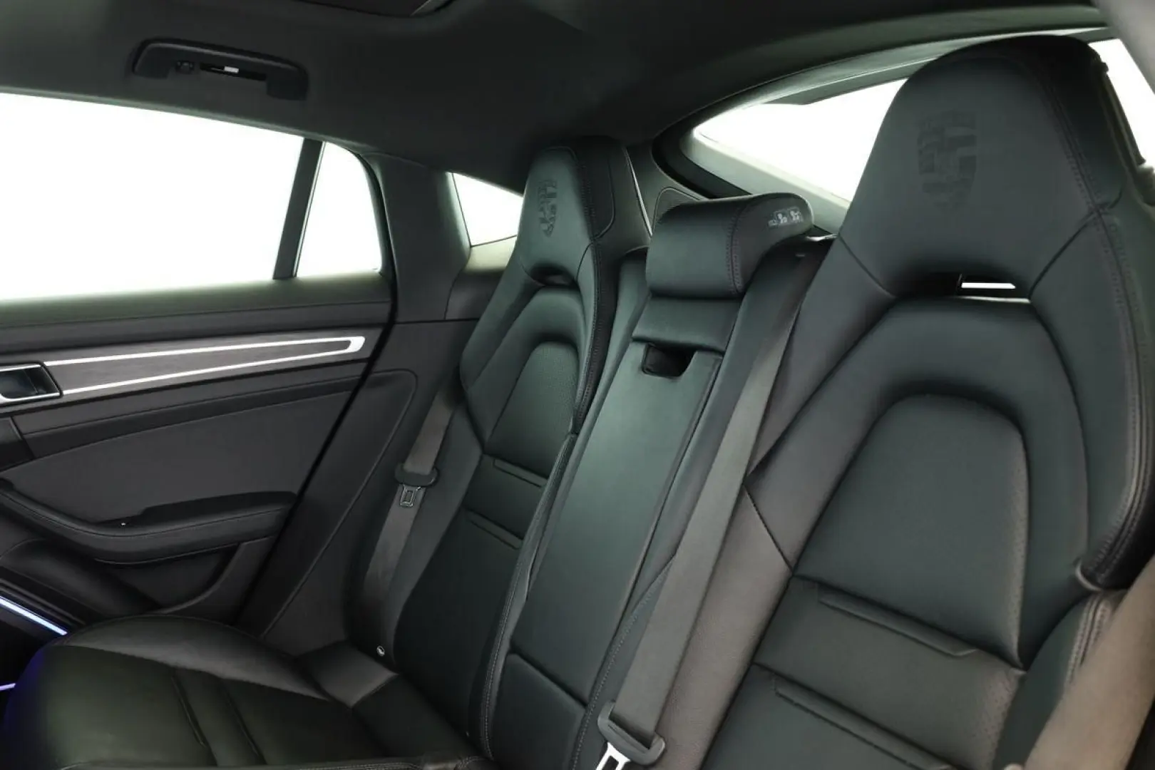 Panamera 4 Platinum Edition 4+1 Sportabgas 21