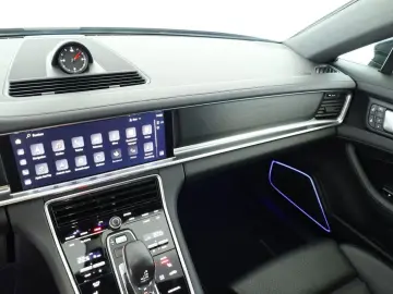 Panamera 4 Platinum Edition 4+1 Sportabgas 21