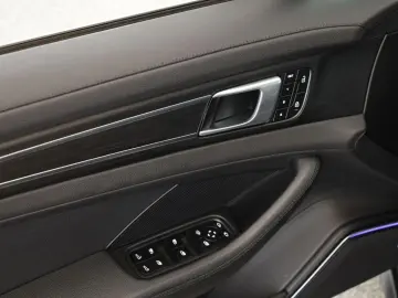 Panamera 4 Platinum Edition 4+1 Sportabgas 21