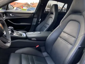 Panamera 4 E-Hybrid Sport Turismo Platinum Ed. |