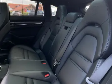 Panamera 4 E-Hybrid Sport Turismo Platinum Ed. |