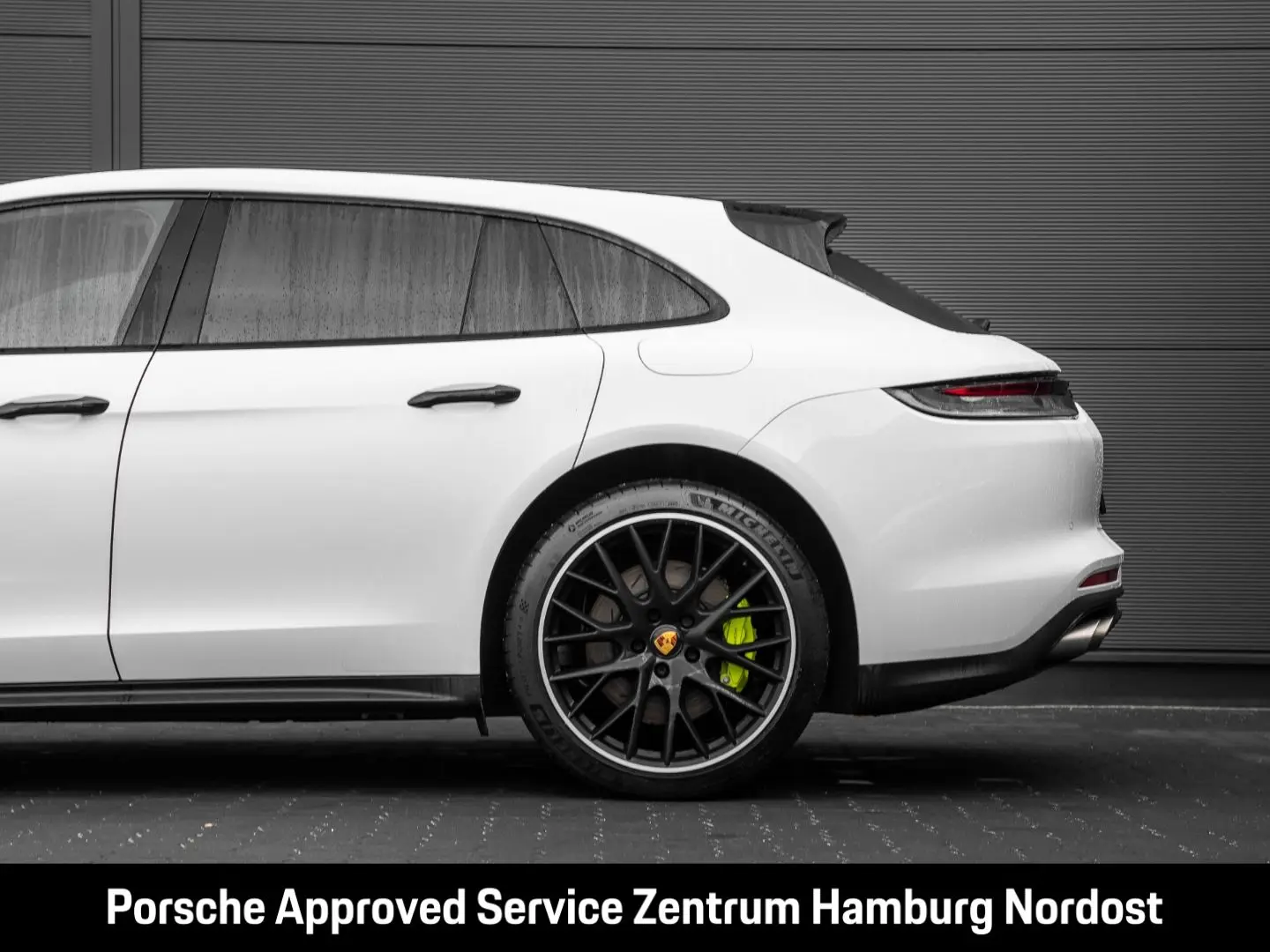 Panamera 4S E-Hybrid Sport Turismo Sportabgasan.
