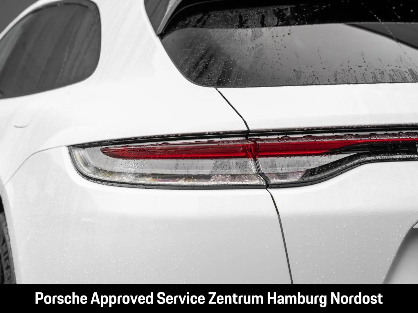 Panamera 4S E-Hybrid Sport Turismo Sportabgasan.