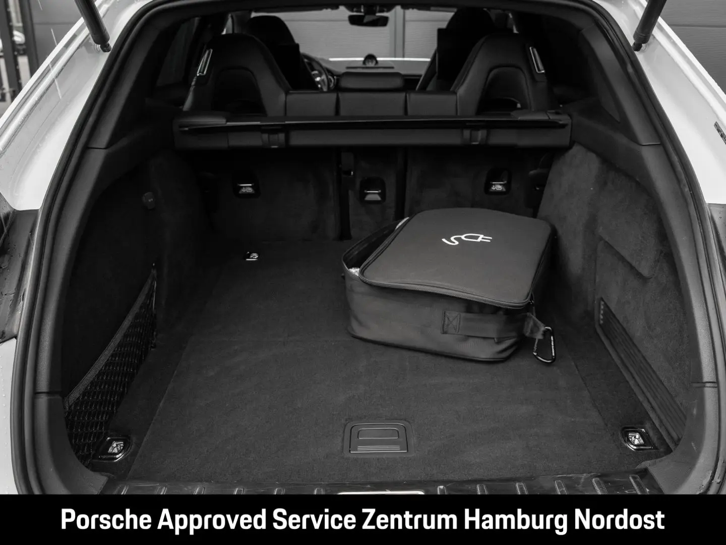 Panamera 4S E-Hybrid Sport Turismo Sportabgasan.