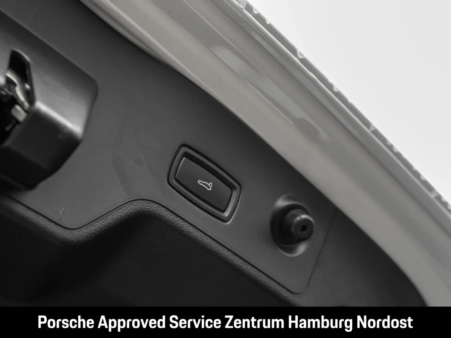 Panamera 4S E-Hybrid Sport Turismo Sportabgasan.