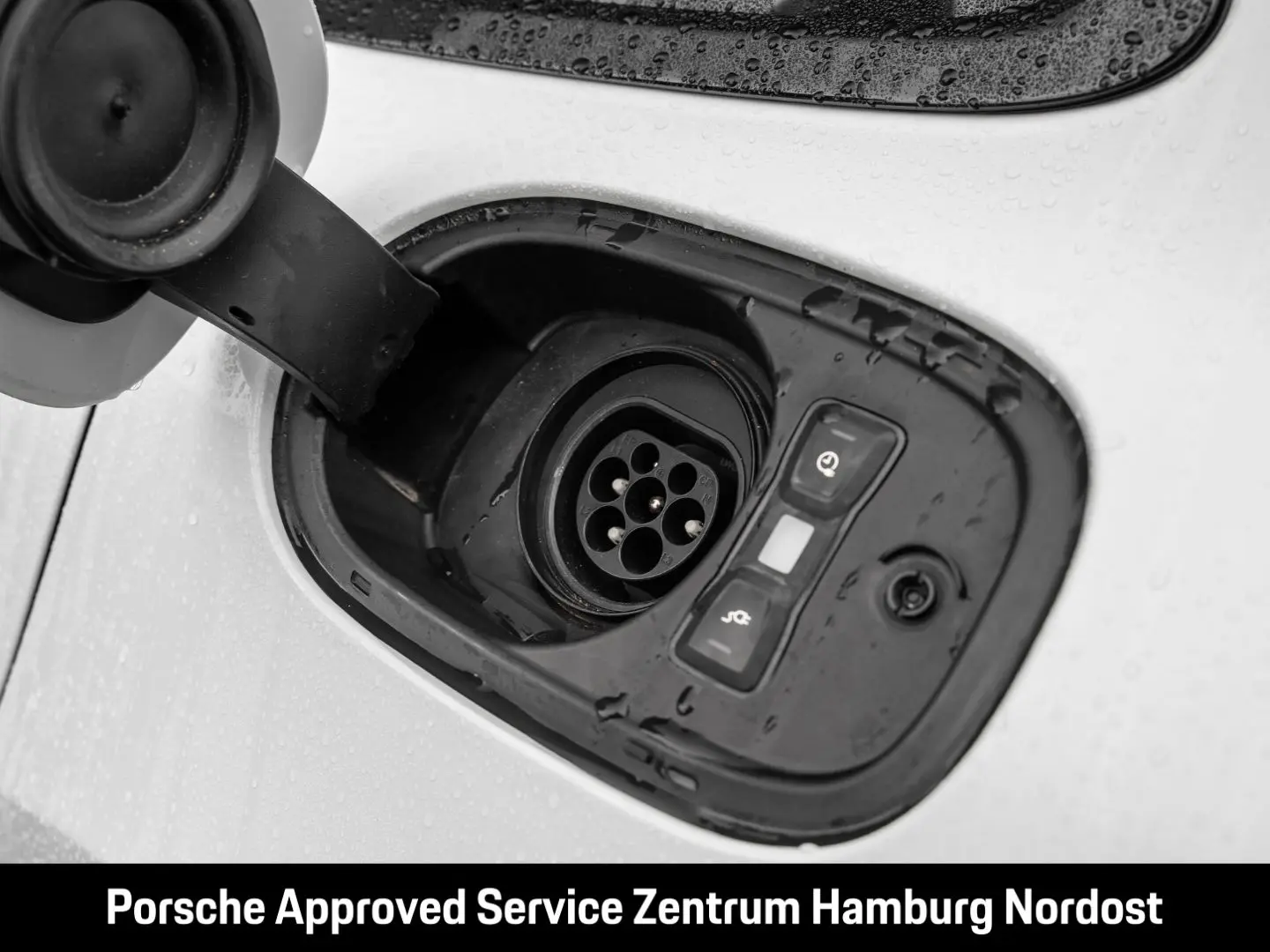 Panamera 4S E-Hybrid Sport Turismo Sportabgasan.
