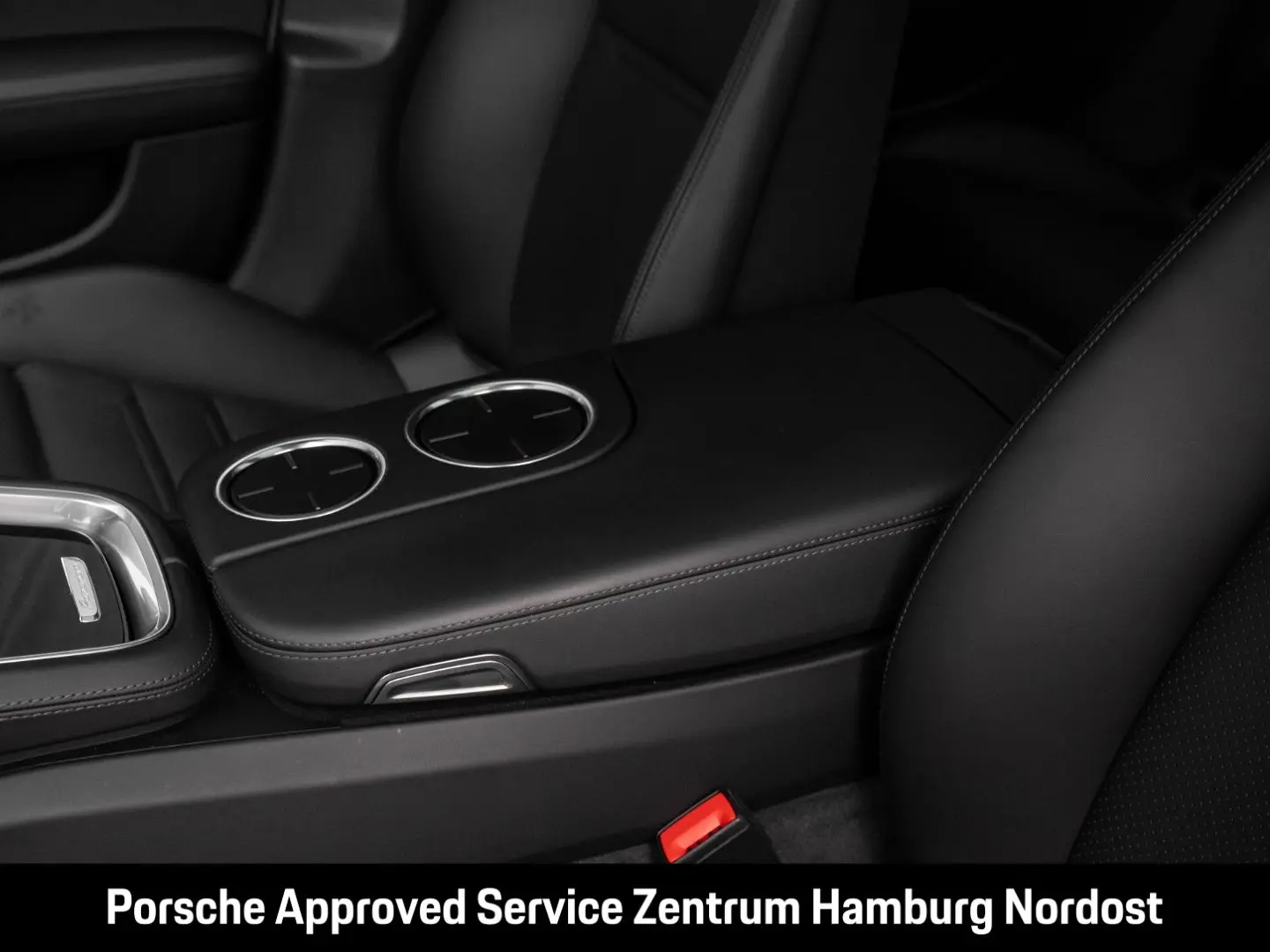 Panamera 4S E-Hybrid Sport Turismo Sportabgasan.
