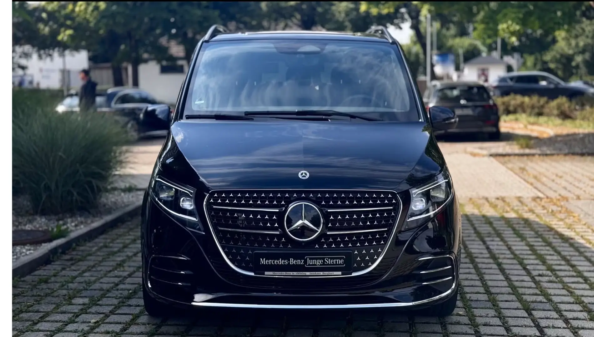 Mercedes-Benz V 300d AMG/ 8 Locuri/ Dispo din 12 Oct