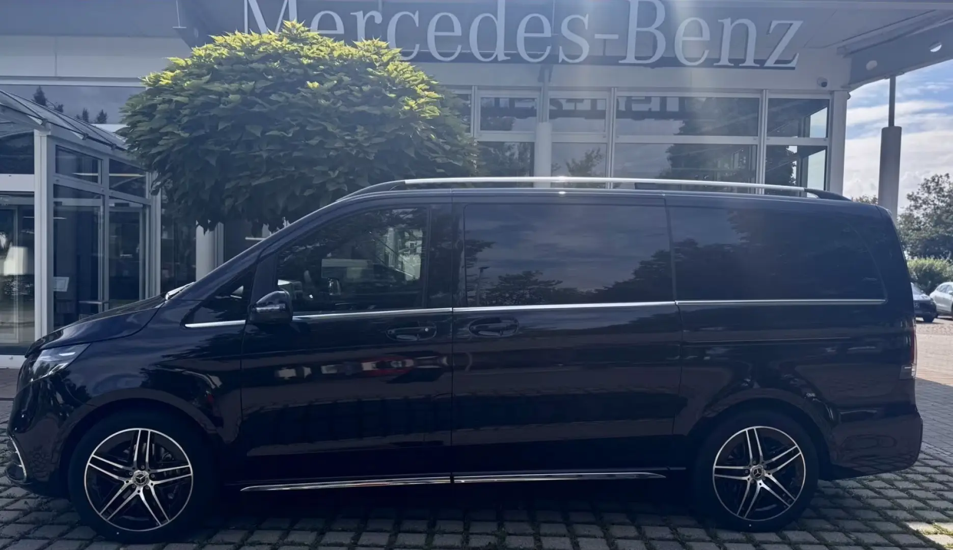 Mercedes-Benz V 300d AMG/ 8 Locuri/ Dispo din 12 Oct
