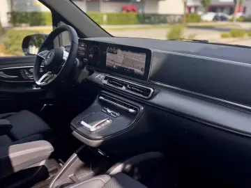 Mercedes-Benz V 300d AMG/ 8 Locuri/ Dispo din 12 Oct